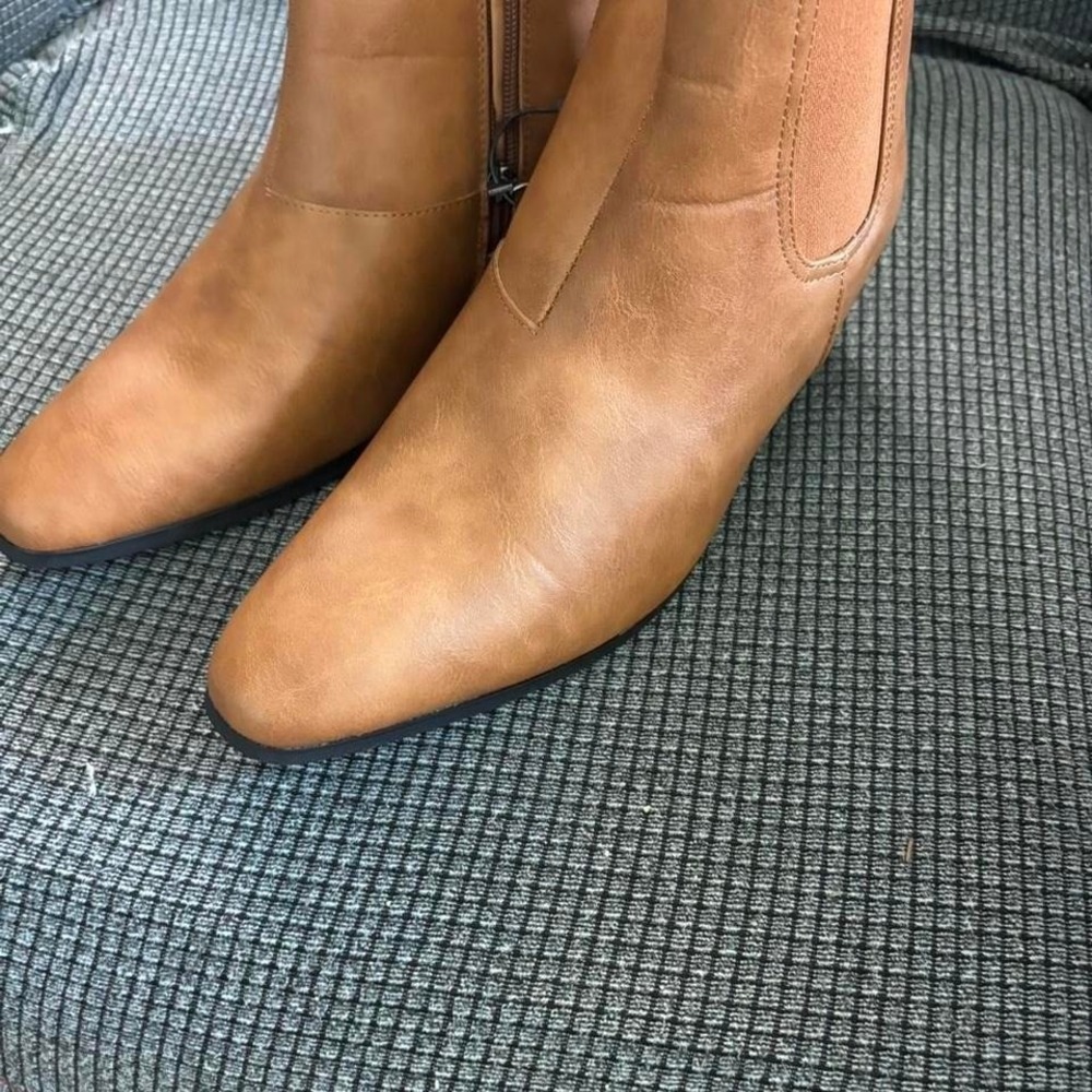 'Tan and brown leather boots #leatherboots'